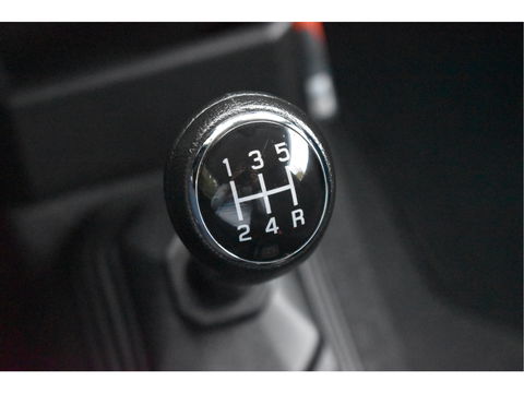 Suzuki Jimny 1.5 Stijl Allgrip 4WD Two-tone | Uniek | NL-Auto | Afn.trekhaak | Carplay/Anroid | Nav | DAB | Stoelverwarming | Climate Control | Nieuwstaat