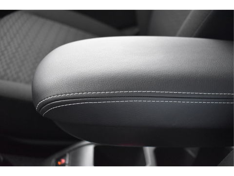 Suzuki Jimny 1.5 Stijl Allgrip 4WD Two-tone | Uniek | NL-Auto | Afn.trekhaak | Carplay/Anroid | Nav | DAB | Stoelverwarming | Climate Control | Nieuwstaat