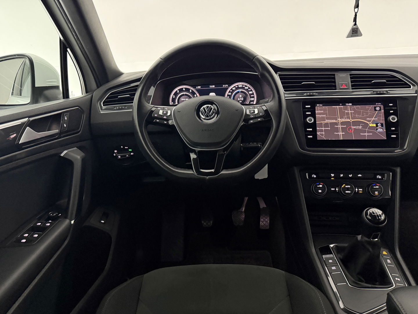 Volkswagen Tiguan 1.4 TSI R-line | Virtual | LED | Adaptive Cruise | Carplay | Parkeersens. | 19"LMV