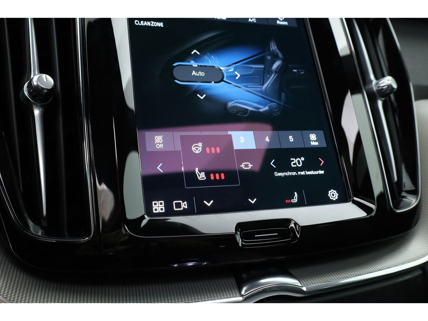 Volvo XC60 T8 Recharge Plus Black Edition | Luchtvering | Bowers & Wilkins | Pano | Memory | 360cam | Trekhaak