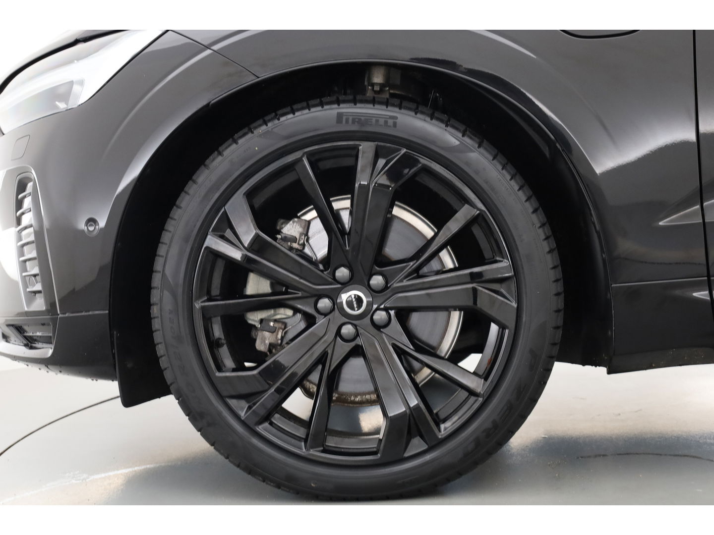 Volvo XC60 T8 Recharge Plus Black Edition | Luchtvering | Bowers & Wilkins | Pano | Memory | 360cam | Trekhaak