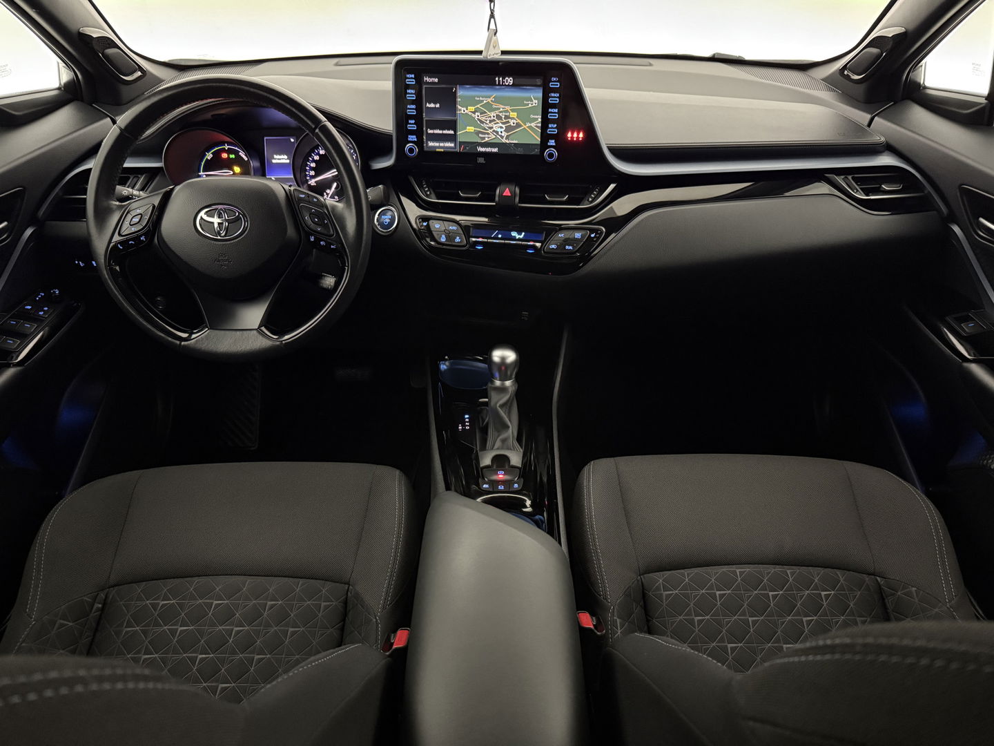 Toyota C-HR 2.0 Hybrid 217PK Business Plus | Camera | Trekhaak | JBL Audio | Carplay | Cruise | Keyless | NAP