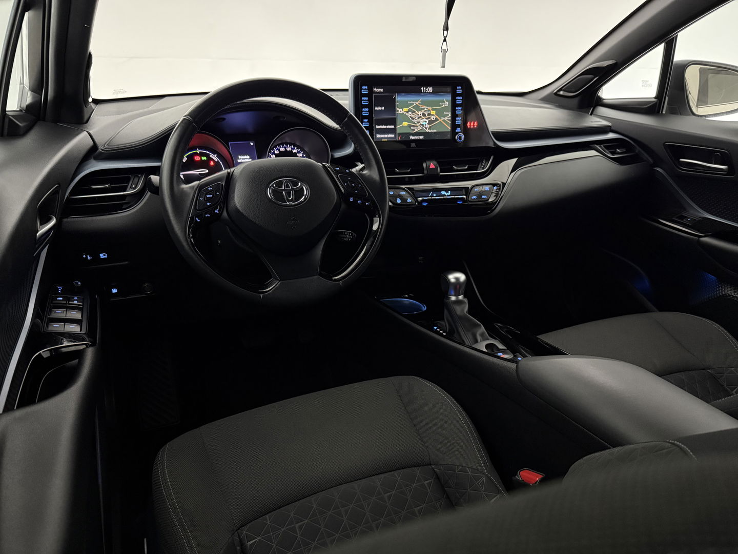 Toyota C-HR 2.0 Hybrid 217PK Business Plus | Camera | Trekhaak | JBL Audio | Carplay | Cruise | Keyless | NAP