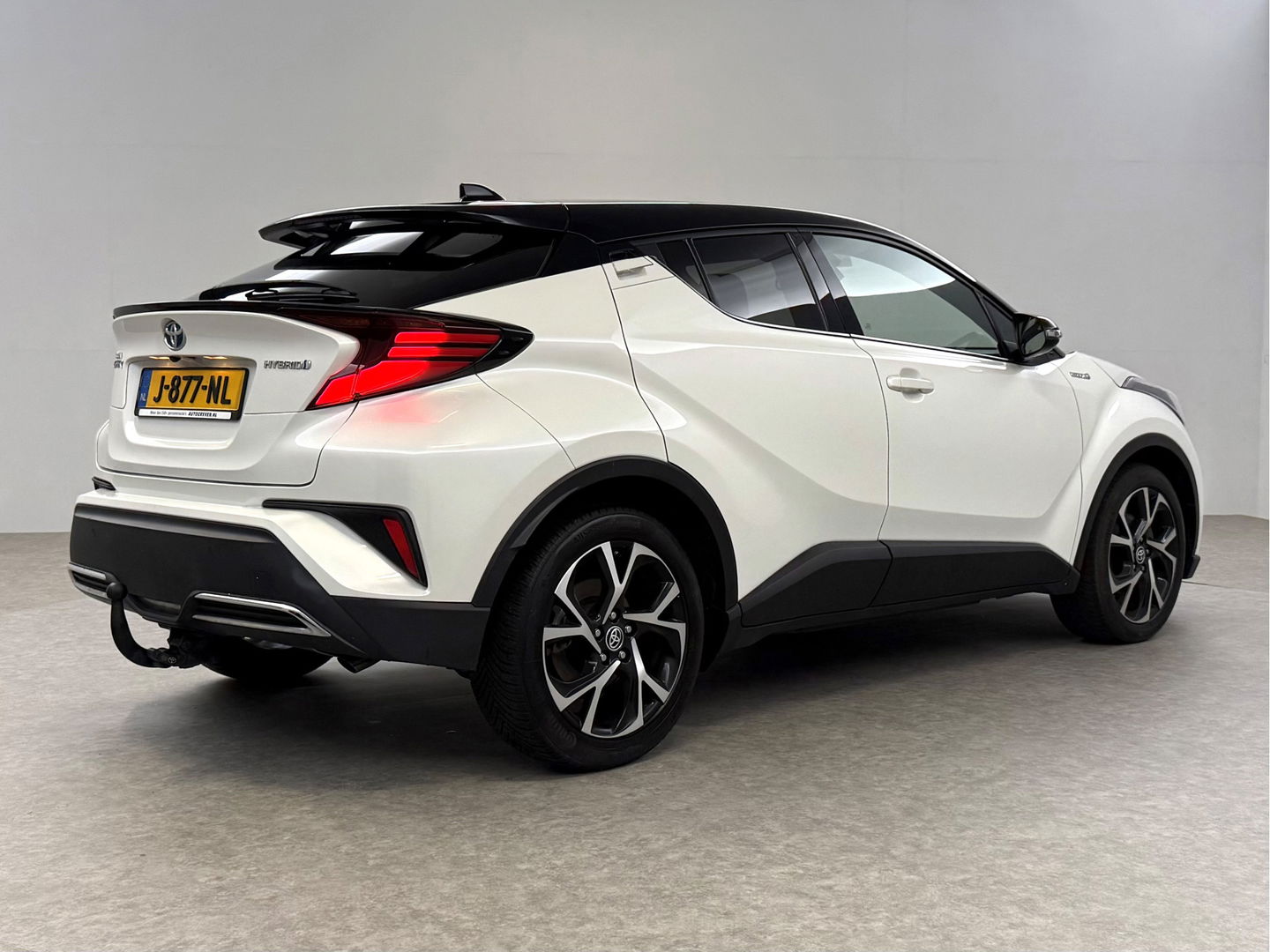 Toyota C-HR 2.0 Hybrid 217PK Business Plus | Camera | Trekhaak | JBL Audio | Carplay | Cruise | Keyless | NAP