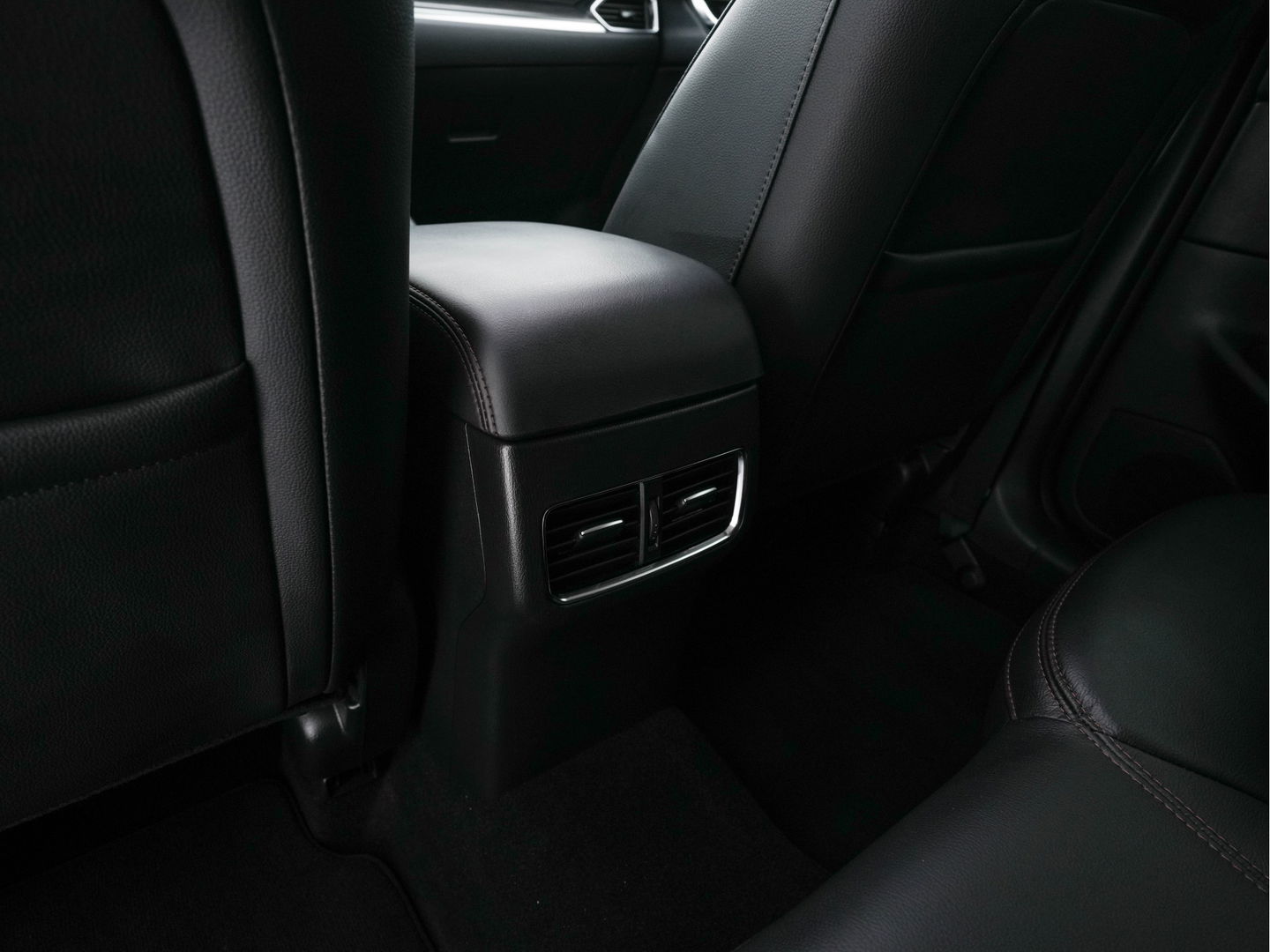 Mazda CX-5 2.2 4WD SkyActiv-D 184 Luxury *PANO | LUXURY-LEATHER | BOSE-SOUNDSYSTEM | FULL-LED | ADAPTIVE-CRUISE | MEMORY-PACK |  HEAD-UP | KEYLESS | TOP-VIEW | BLINDSPOT | HEATED/COOLED-COMFORTSEATS | NAVI-FULLMAP | LANE-ASSIST |  .