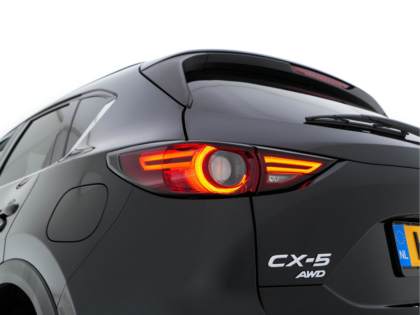 Mazda CX-5 2.2 4WD SkyActiv-D 184 Luxury *PANO | LUXURY-LEATHER | BOSE-SOUNDSYSTEM | FULL-LED | ADAPTIVE-CRUISE | MEMORY-PACK |  HEAD-UP | KEYLESS | TOP-VIEW | BLINDSPOT | HEATED/COOLED-COMFORTSEATS | NAVI-FULLMAP | LANE-ASSIST |  .