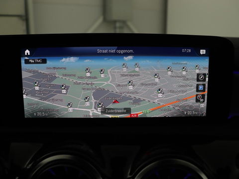 Mercedes-Benz A-Klasse 250e AMG Night | Panoramadak | Adaptive cruise | Leder | Stoelventilatie | Carplay | Head-Up | Keyless | Memory | Burmester | Camera | Sfeerverlichting | Stoelverwarming | PHEV | Plug In