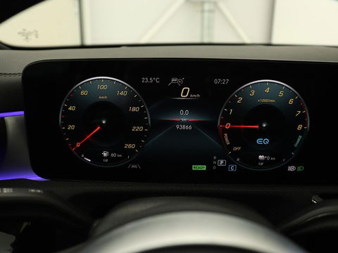 Mercedes-Benz A-Klasse 250e AMG Night | Panoramadak | Adaptive cruise | Leder | Stoelventilatie | Carplay | Head-Up | Keyless | Memory | Burmester | Camera | Sfeerverlichting | Stoelverwarming | PHEV | Plug In
