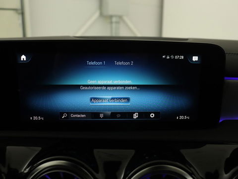 Mercedes-Benz A-Klasse 250e AMG Night | Panoramadak | Adaptive cruise | Leder | Stoelventilatie | Carplay | Head-Up | Keyless | Memory | Burmester | Camera | Sfeerverlichting | Stoelverwarming | PHEV | Plug In