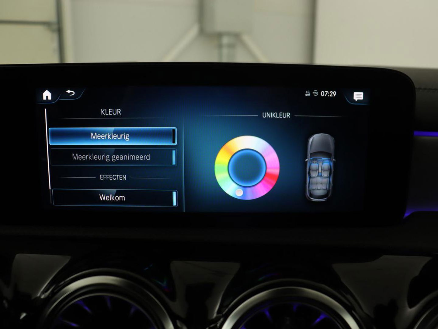 Mercedes-Benz A-Klasse 250e AMG Night | Panoramadak | Adaptive cruise | Leder | Stoelventilatie | Carplay | Head-Up | Keyless | Memory | Burmester | Camera | Sfeerverlichting | Stoelverwarming | PHEV | Plug In
