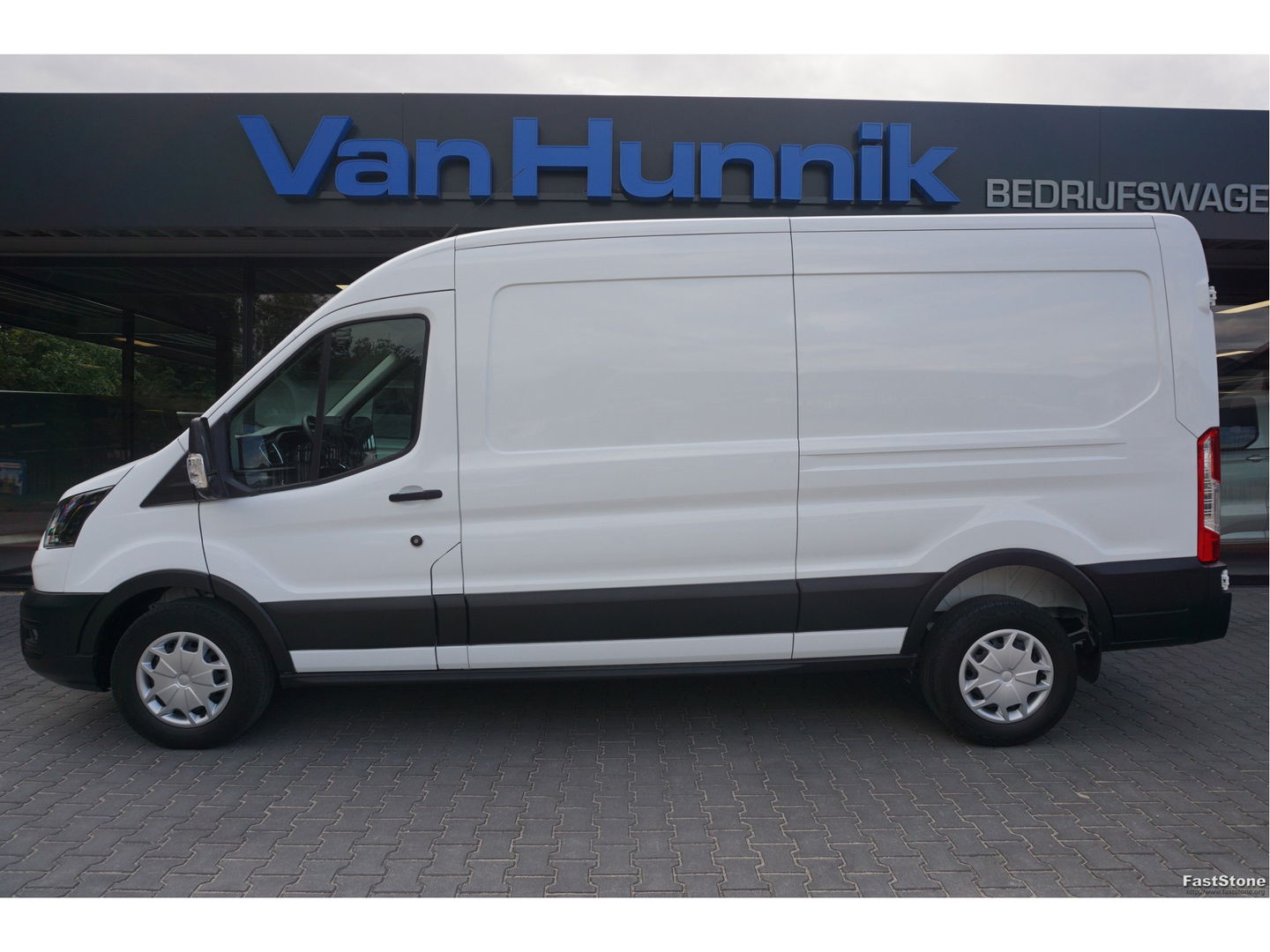 Ford Transit 350L 130PK L3H2 Trend BPM VRIJ!! 12" Sync Navi, Camera, Adap. Cruise, Trekhaak!! NR. A17