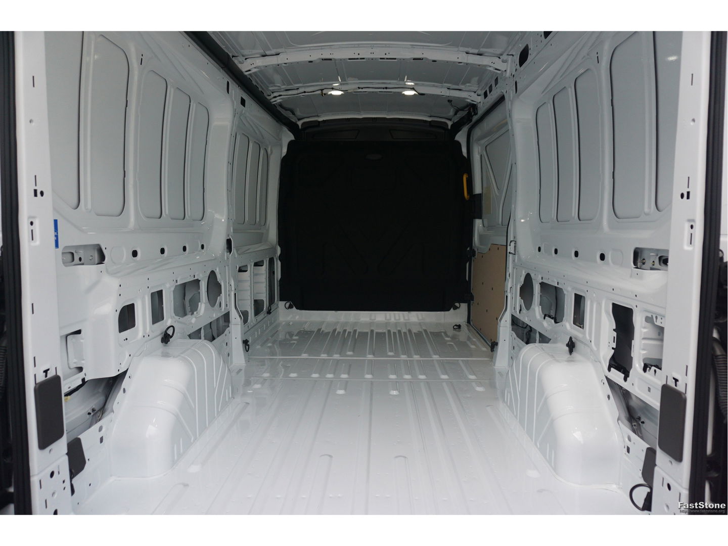 Ford Transit 350L 130PK L3H2 Trend BPM VRIJ!! 12" Sync Navi, Camera, Adap. Cruise, Trekhaak!! NR. A17