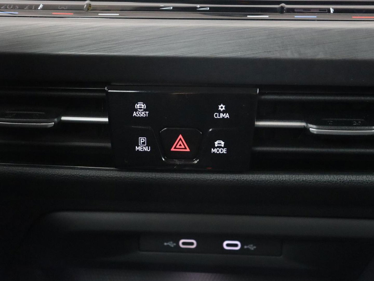Volkswagen Golf 1.4 eHybrid Style | Trekhaak | Stoelverwarming | Massage | Carplay | Memory | Navigatie | Adaptive cruise | Full LED | Parkeerhulp | Sfeerverlichting | PHEV | Plug In