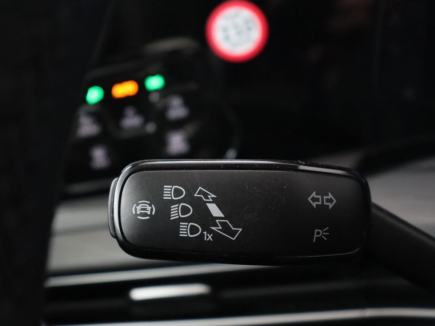 Volkswagen Golf 1.4 eHybrid Style | Trekhaak | Stoelverwarming | Massage | Carplay | Memory | Navigatie | Adaptive cruise | Full LED | Parkeerhulp | Sfeerverlichting | PHEV | Plug In