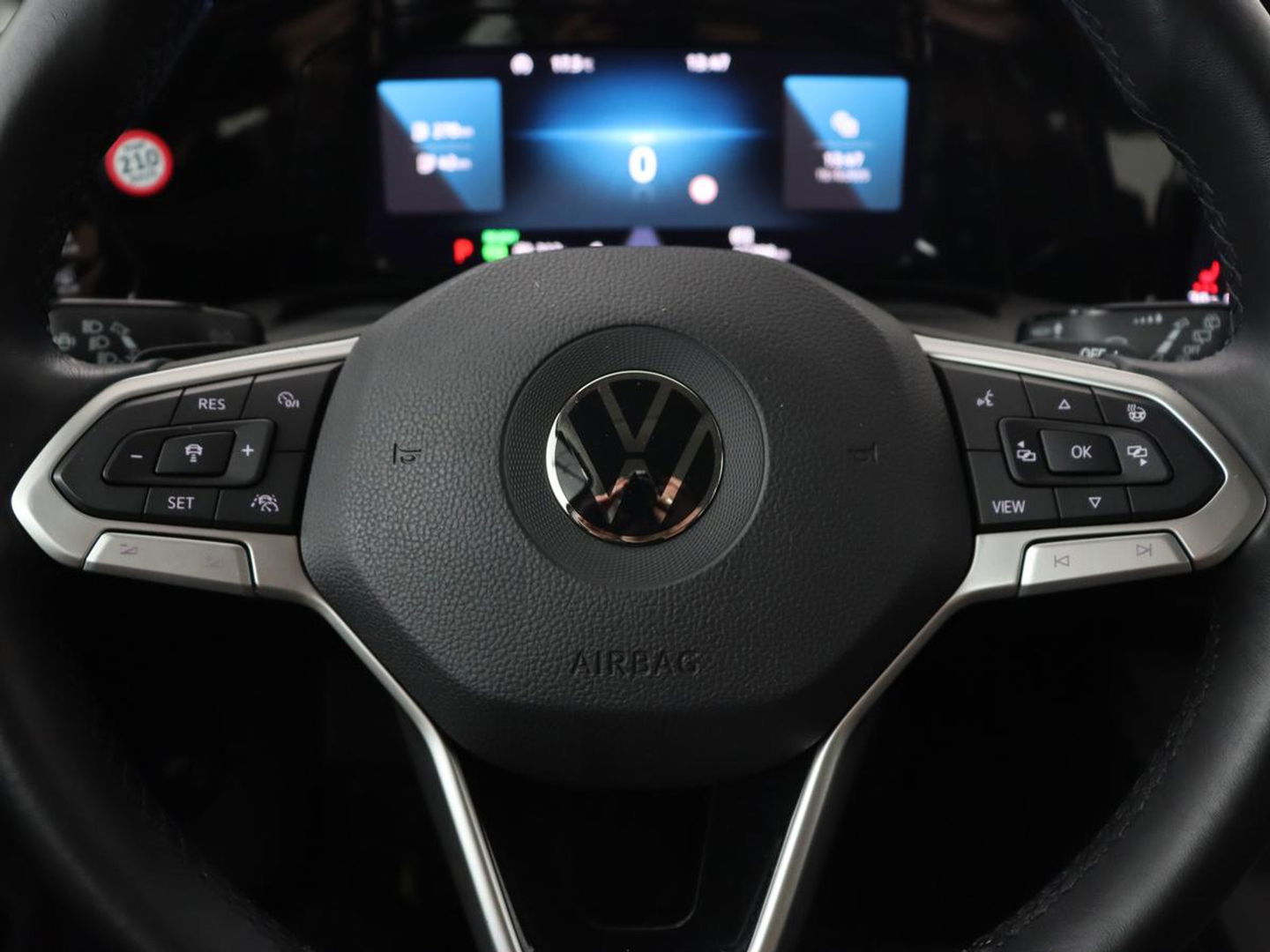 Volkswagen Golf 1.4 eHybrid Style | Trekhaak | Stoelverwarming | Massage | Carplay | Memory | Navigatie | Adaptive cruise | Full LED | Parkeerhulp | Sfeerverlichting | PHEV | Plug In