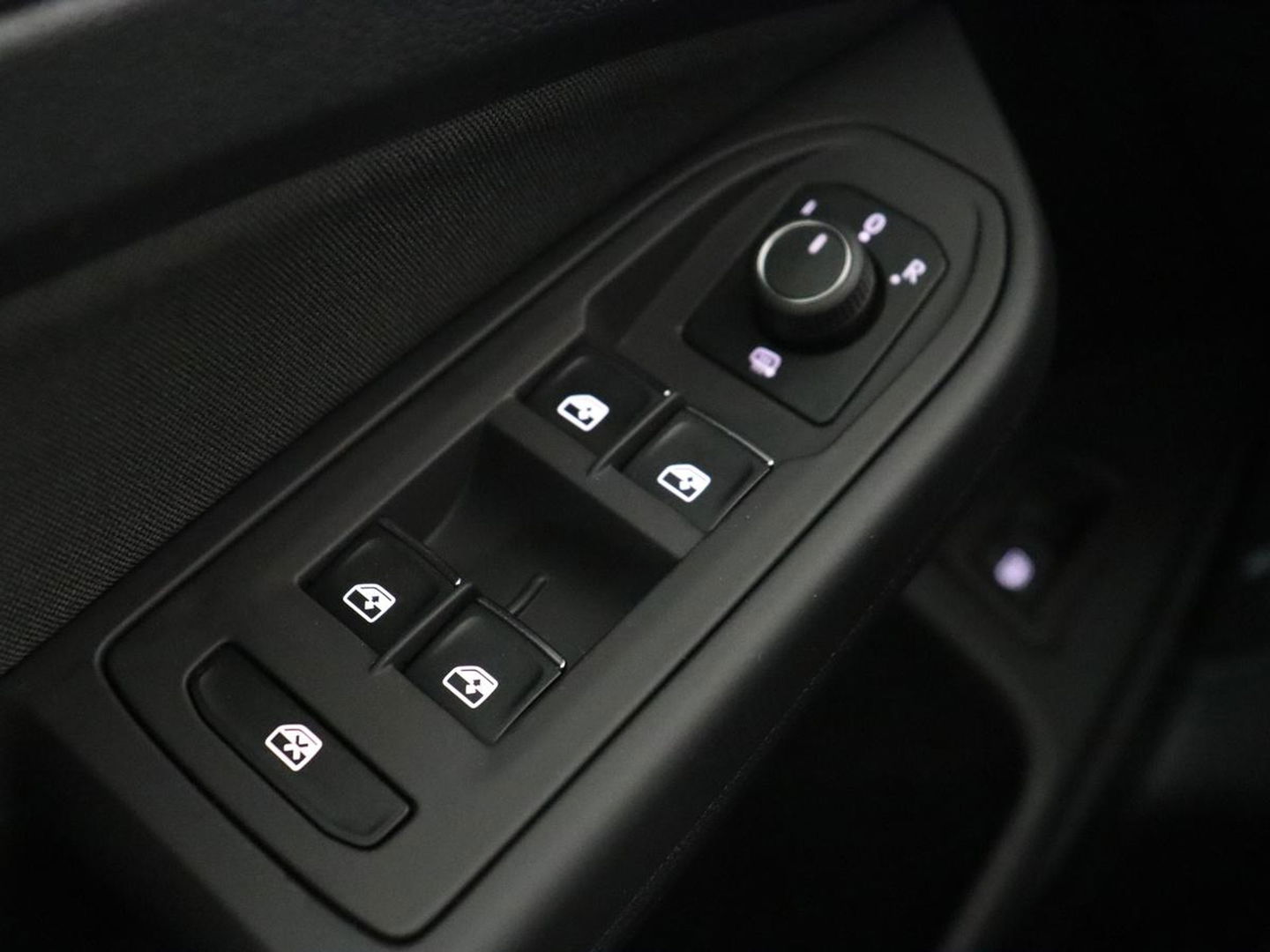 Volkswagen Golf 1.4 eHybrid Style | Trekhaak | Stoelverwarming | Massage | Carplay | Memory | Navigatie | Adaptive cruise | Full LED | Parkeerhulp | Sfeerverlichting | PHEV | Plug In