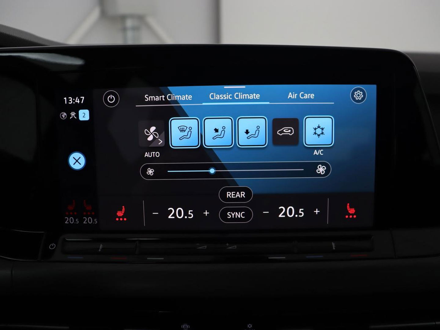Volkswagen Golf 1.4 eHybrid Style | Trekhaak | Stoelverwarming | Massage | Carplay | Memory | Navigatie | Adaptive cruise | Full LED | Parkeerhulp | Sfeerverlichting | PHEV | Plug In