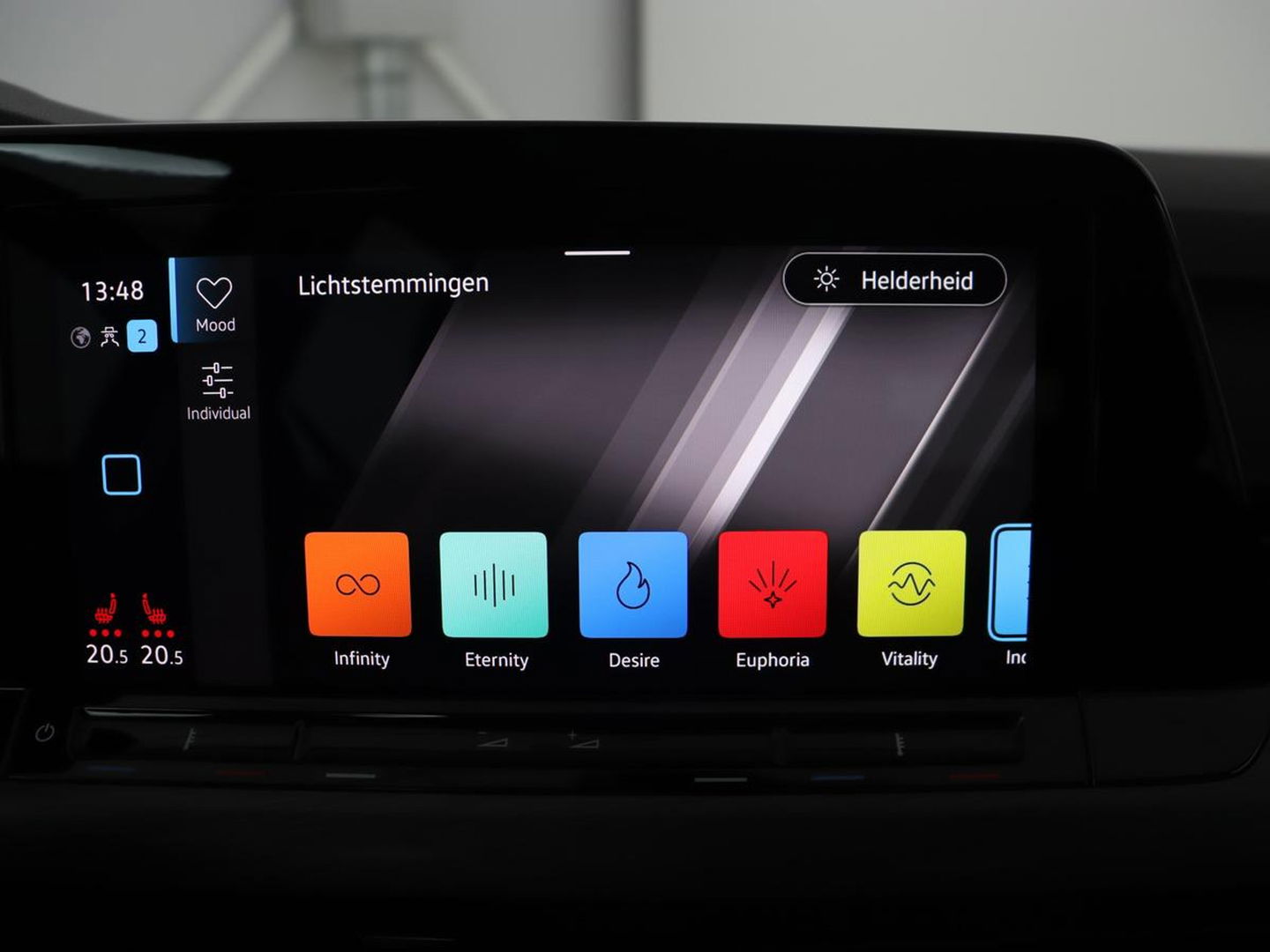 Volkswagen Golf 1.4 eHybrid Style | Trekhaak | Stoelverwarming | Massage | Carplay | Memory | Navigatie | Adaptive cruise | Full LED | Parkeerhulp | Sfeerverlichting | PHEV | Plug In