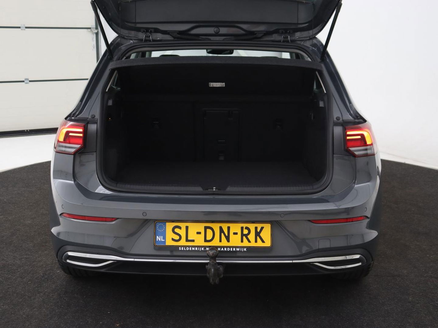 Volkswagen Golf 1.4 eHybrid Style | Trekhaak | Stoelverwarming | Massage | Carplay | Memory | Navigatie | Adaptive cruise | Full LED | Parkeerhulp | Sfeerverlichting | PHEV | Plug In