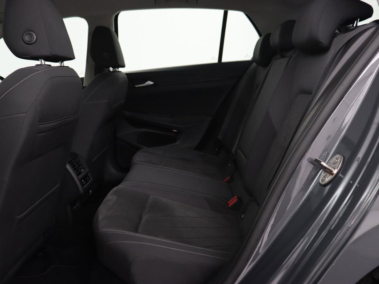 Volkswagen Golf 1.4 eHybrid Style | Trekhaak | Stoelverwarming | Massage | Carplay | Memory | Navigatie | Adaptive cruise | Full LED | Parkeerhulp | Sfeerverlichting | PHEV | Plug In