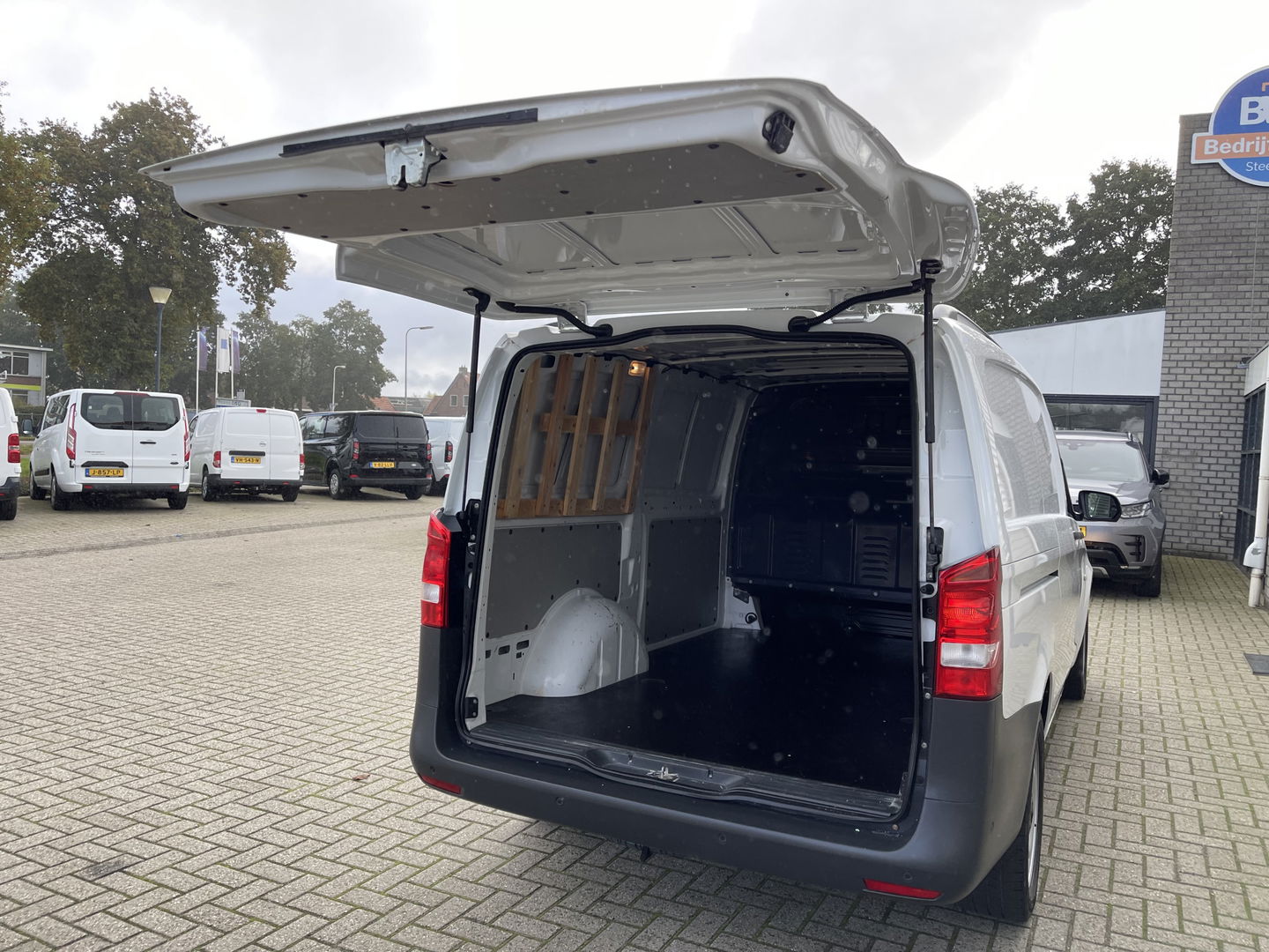 Mercedes-Benz Vito 119 CDI 190pk Lang L2H1 automaat / vaste prijs rijklaar € 20.950 ex / lease vanaf € 342 / airco / cruise / navi / camera / achterklep / euro 6 diesel / bpm vrij !