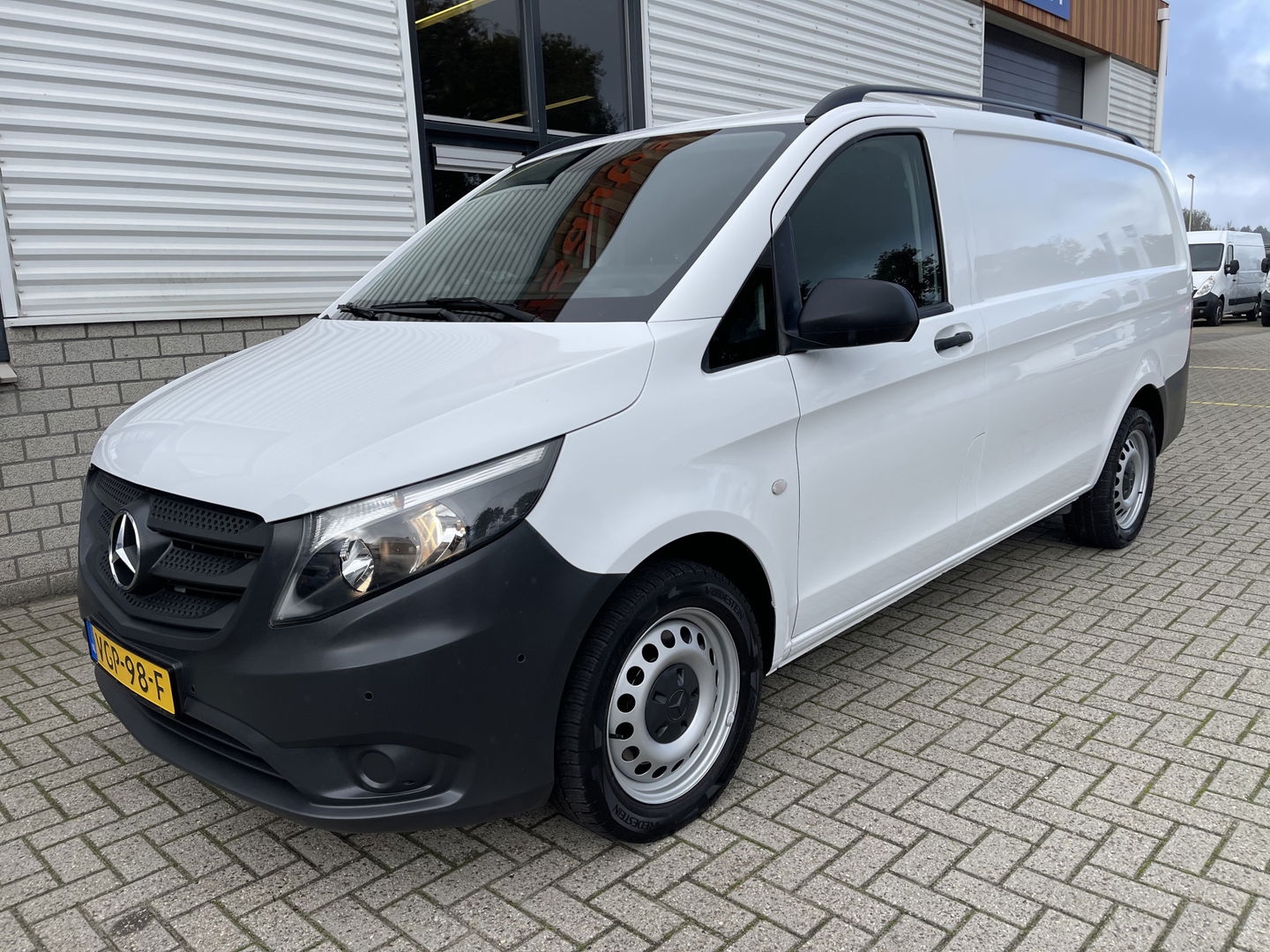 Mercedes-Benz Vito 119 CDI 190pk Lang L2H1 automaat / vaste prijs rijklaar € 20.950 ex / lease vanaf € 342 / airco / cruise / navi / camera / achterklep / euro 6 diesel / bpm vrij !