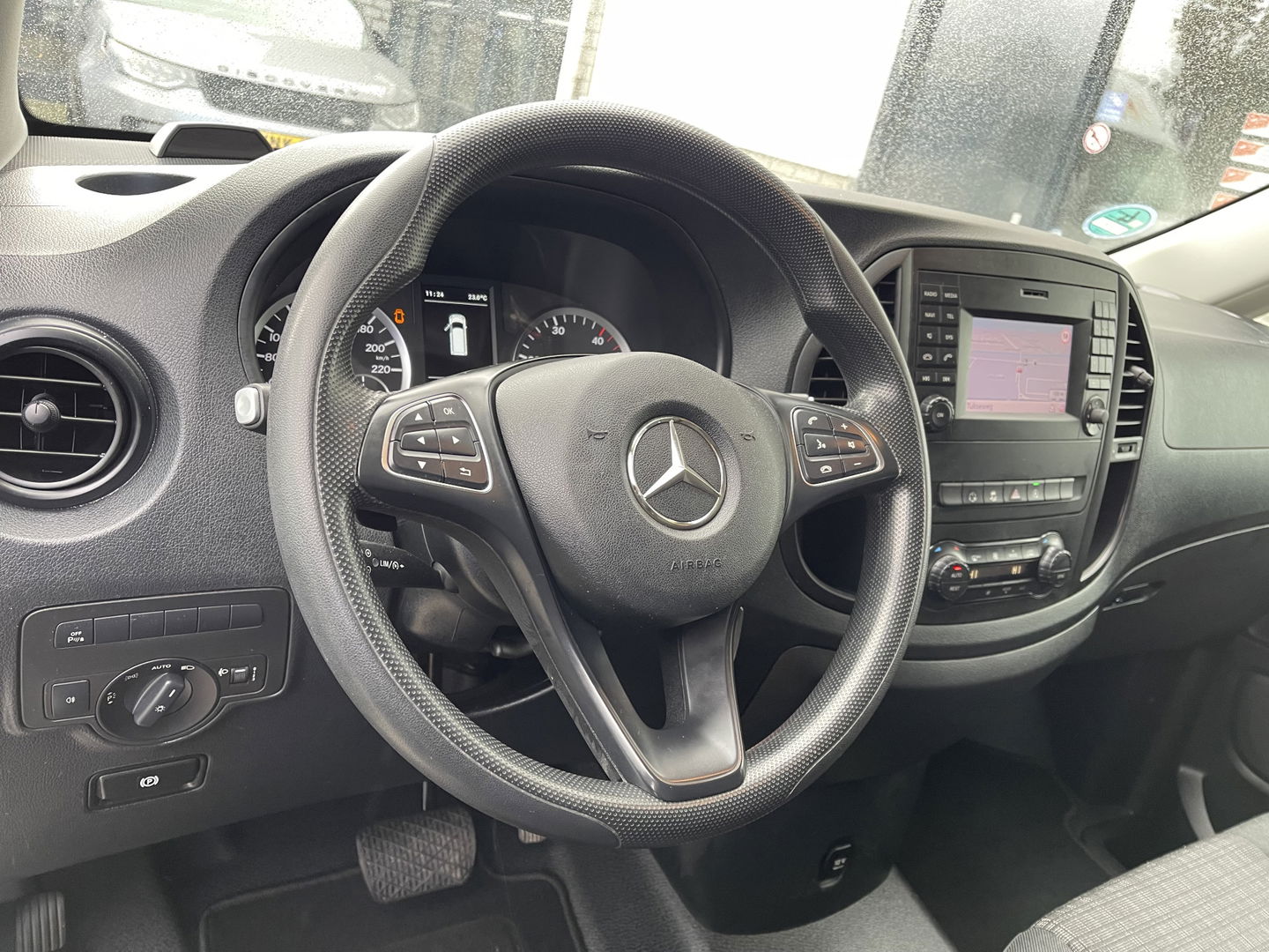 Mercedes-Benz Vito 119 CDI 190pk Lang L2H1 automaat / vaste prijs rijklaar € 20.950 ex / lease vanaf € 342 / airco / cruise / navi / camera / achterklep / euro 6 diesel / bpm vrij !