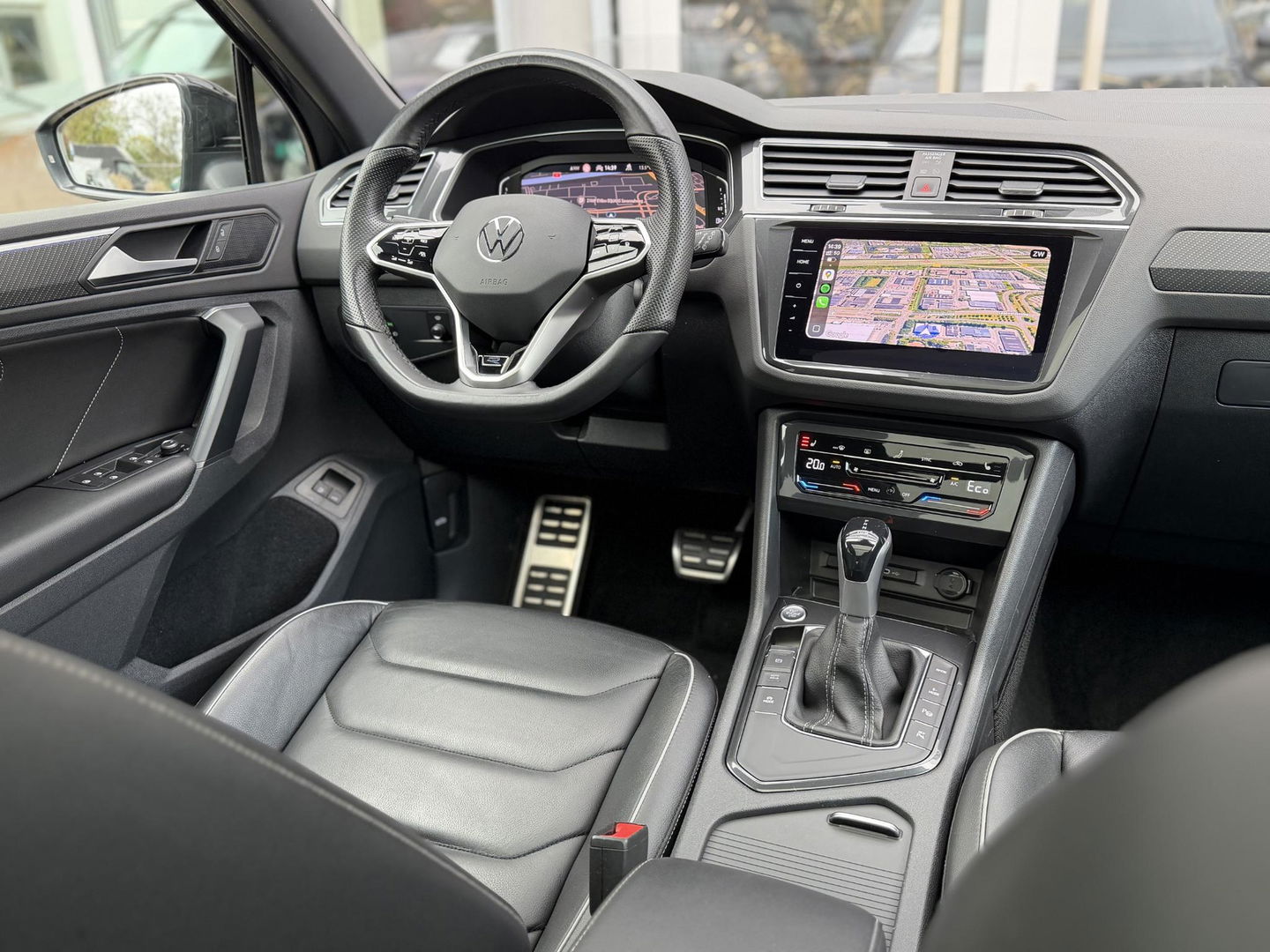 Volkswagen Tiguan 1.4 TSI eHybrid R-Line Business+ Black Style|SOH97%|Pano|Leer|Memory|Matrix|HUD|360Cam|Ad.Cruise|Trekhaak