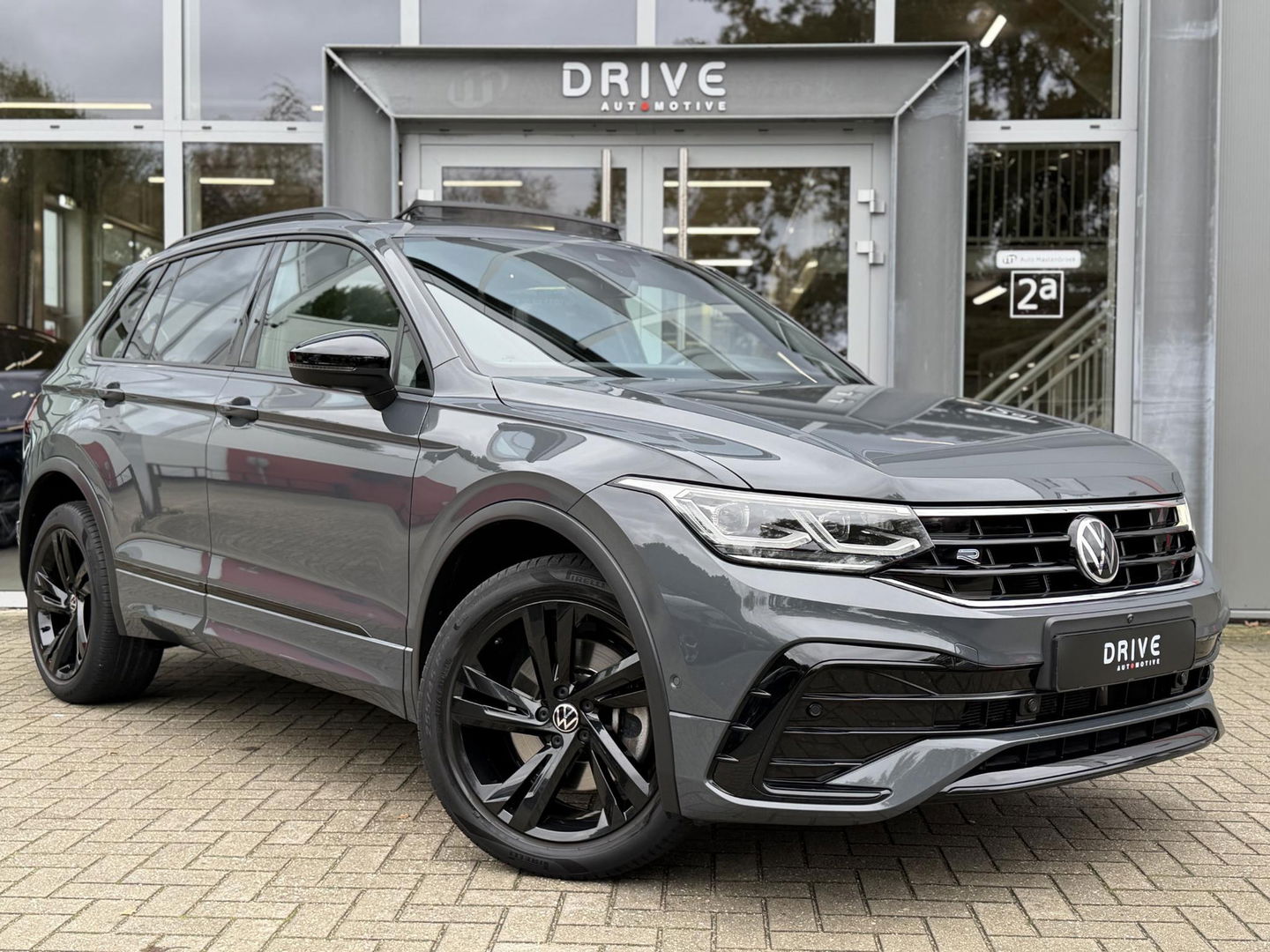 Volkswagen Tiguan 1.4 TSI eHybrid R-Line Business+ Black Style|SOH97%|Pano|Leer|Memory|Matrix|HUD|360Cam|Ad.Cruise|Trekhaak