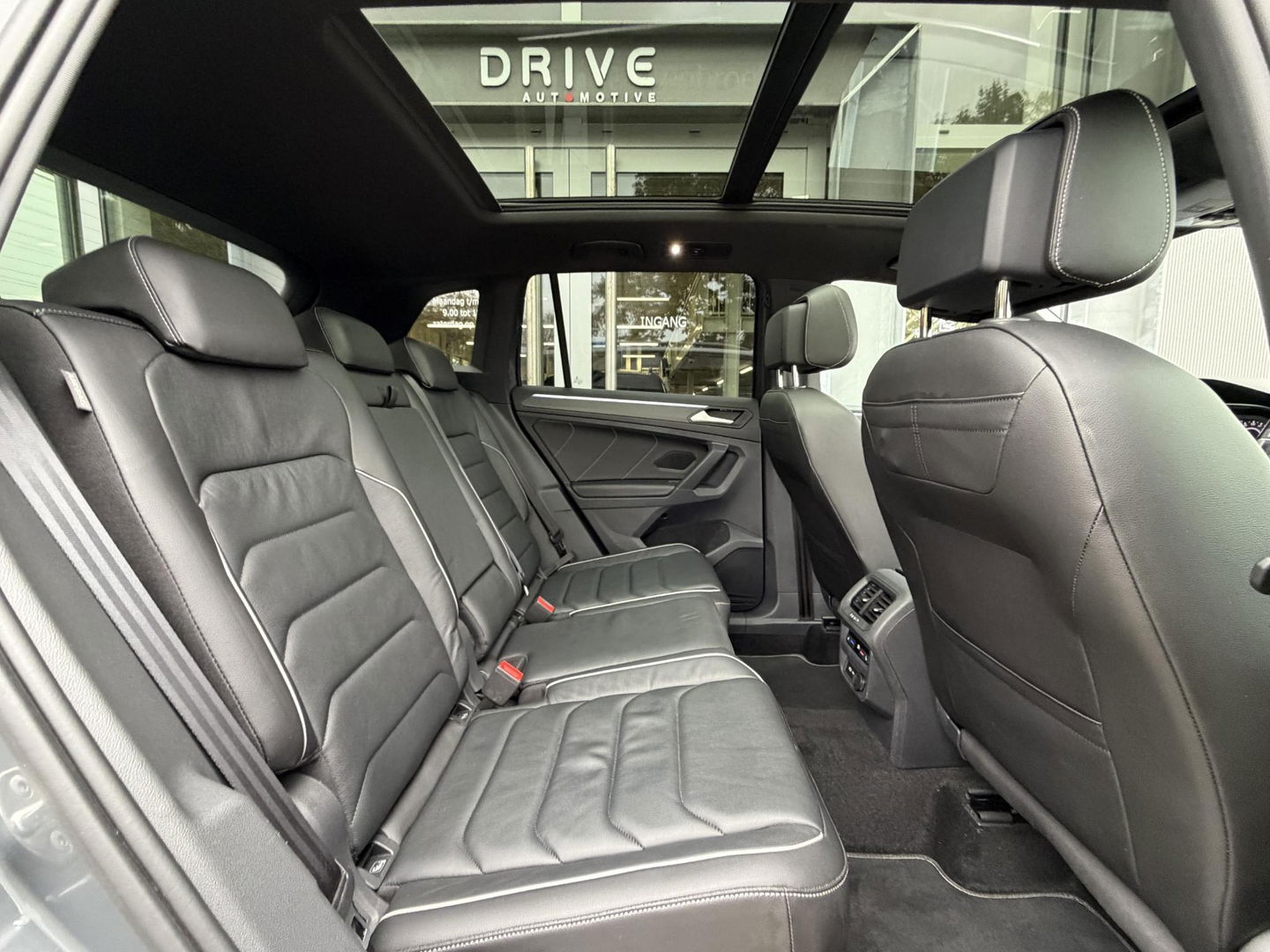 Volkswagen Tiguan 1.4 TSI eHybrid R-Line Business+ Black Style|SOH97%|Pano|Leer|Memory|Matrix|HUD|360Cam|Ad.Cruise|Trekhaak