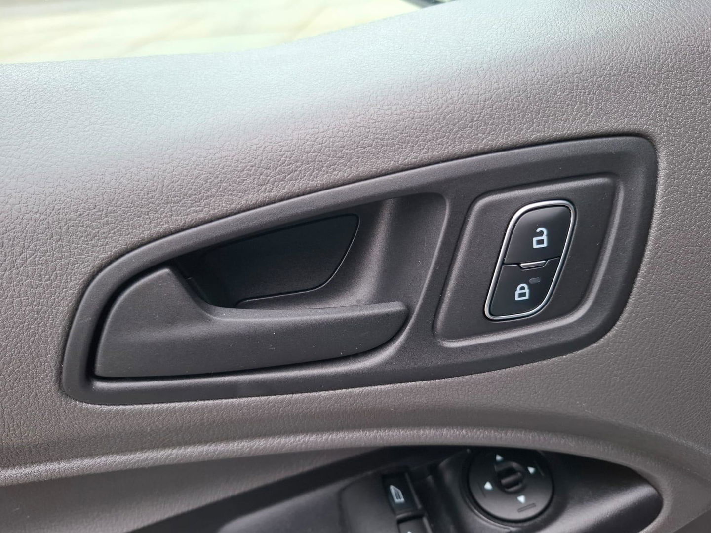 Ford Transit Connect 1.5 EcoBlue L2 Trend AIRCO / CRUISE CONTROLE / KASTEN INRICHTING