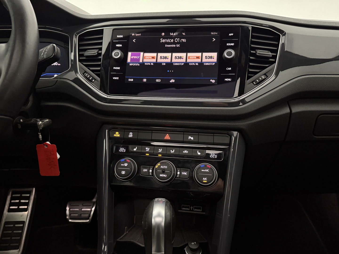 Volkswagen T-Roc 1.5 TSI Sport 150PK | Pano | Virtual | Camera | Carplay | Sfeerverl. | Adaptive Cruise | Stoelverw.