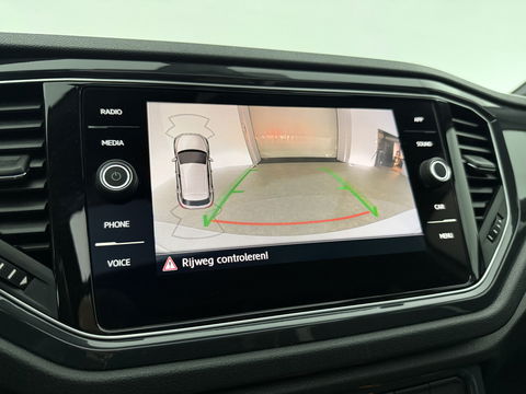 Volkswagen T-Roc 1.5 TSI Sport 150PK | Pano | Virtual | Camera | Carplay | Sfeerverl. | Adaptive Cruise | Stoelverw.