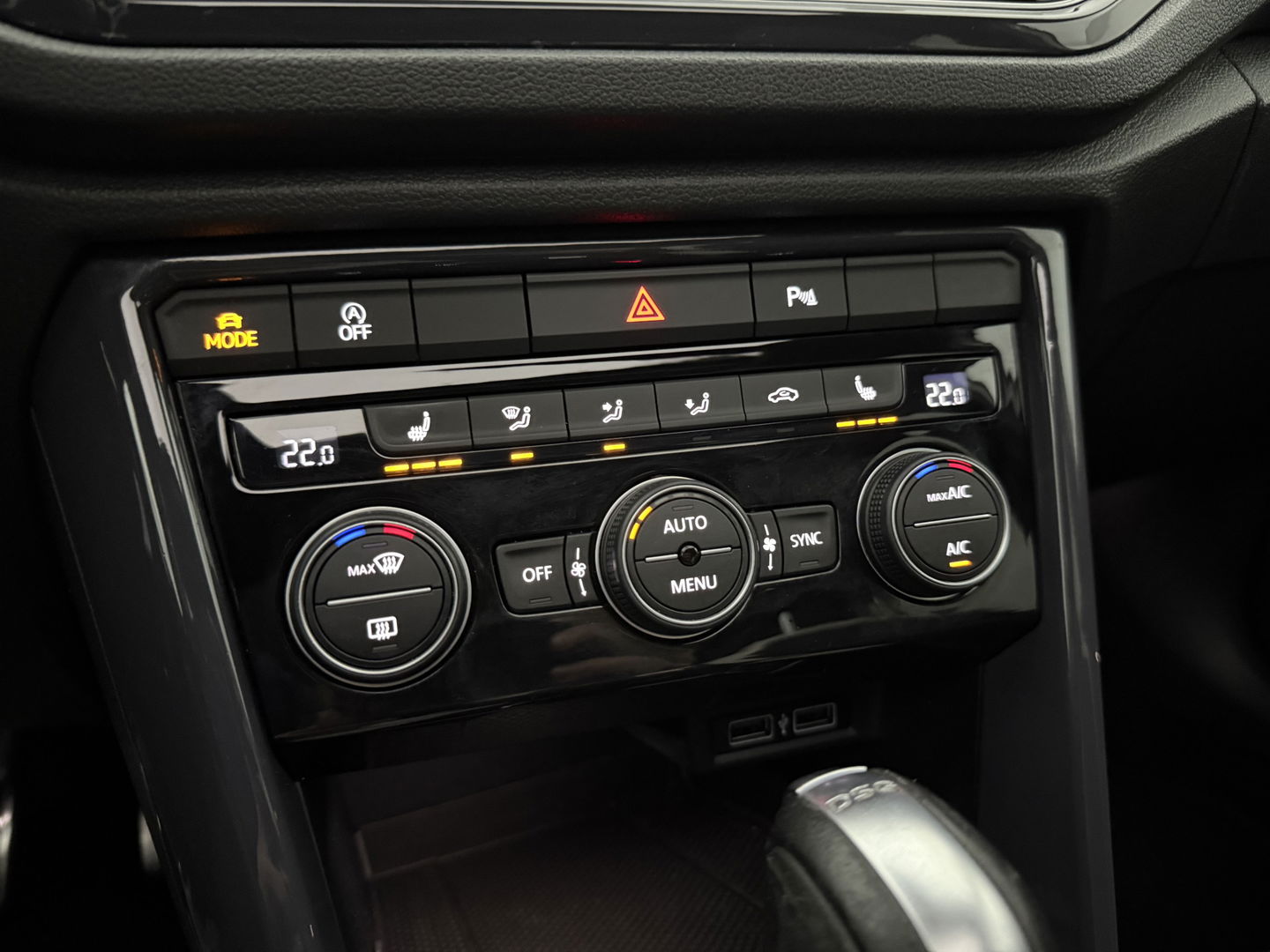 Volkswagen T-Roc 1.5 TSI Sport 150PK | Pano | Virtual | Camera | Carplay | Sfeerverl. | Adaptive Cruise | Stoelverw.