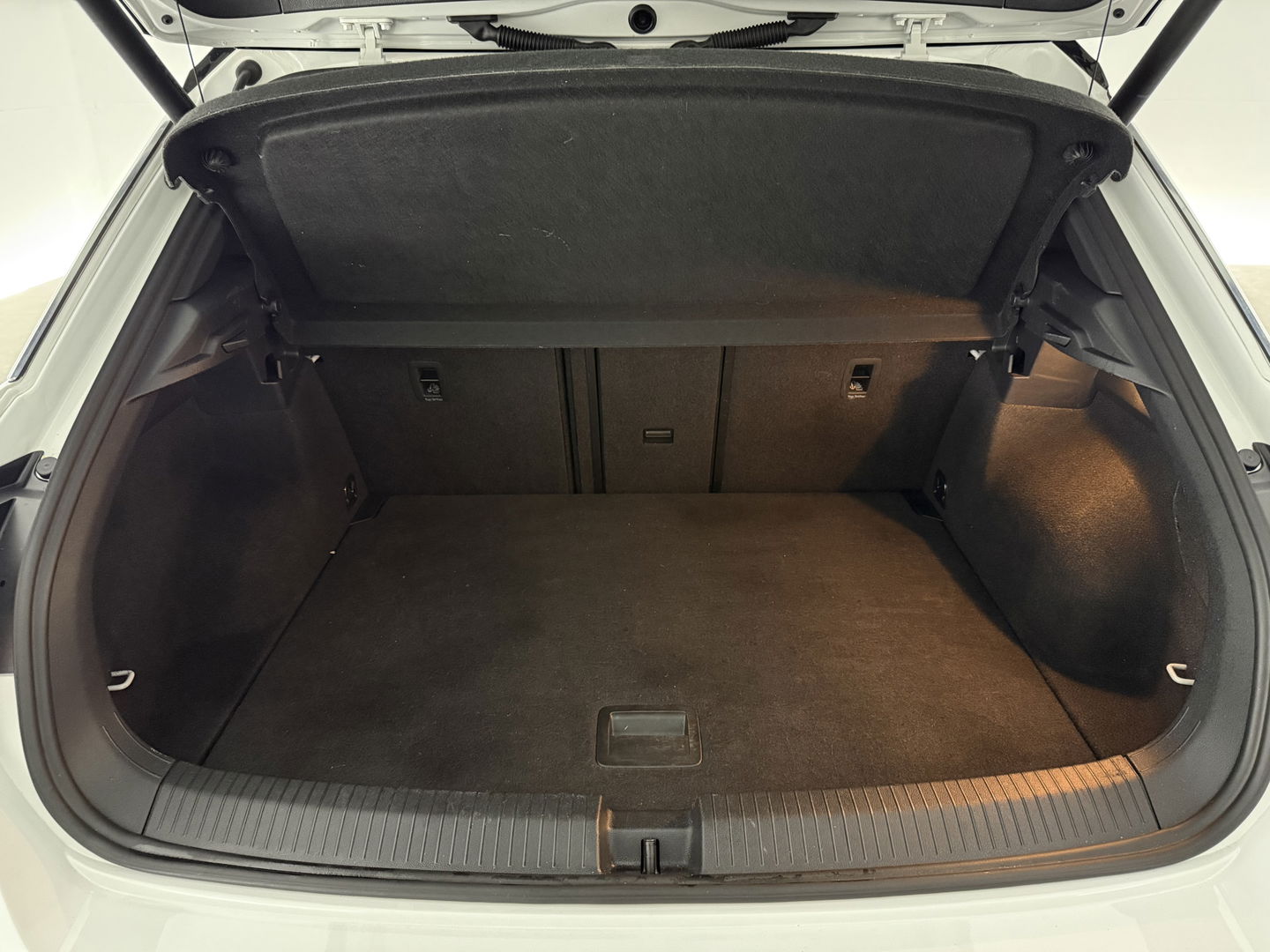 Volkswagen T-Roc 1.5 TSI Sport 150PK | Pano | Virtual | Camera | Carplay | Sfeerverl. | Adaptive Cruise | Stoelverw.