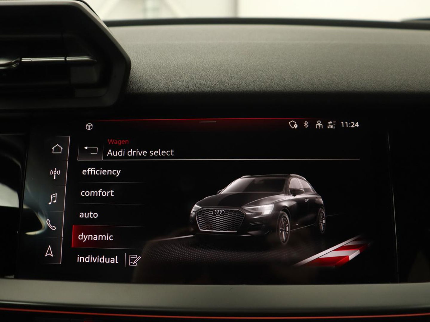 Audi A3 45 TFSI e S Line | Stoelverwarming | Camera | Sfeerverlichting | Virtual Cockpit | Carplay | Navigatie | Sportstoelen | 18'' | Climate control | PHEV | Plug In
