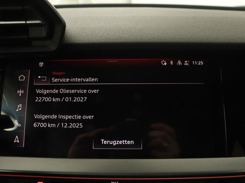 Audi A3 45 TFSI e S Line | Stoelverwarming | Camera | Sfeerverlichting | Virtual Cockpit | Carplay | Navigatie | Sportstoelen | 18'' | Climate control | PHEV | Plug In