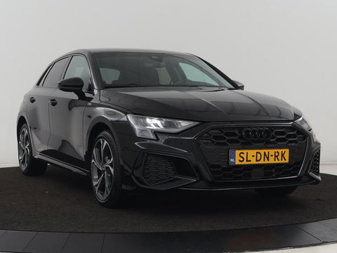 Audi A3 45 TFSI e S Line | Stoelverwarming | Camera | Sfeerverlichting | Virtual Cockpit | Carplay | Navigatie | Sportstoelen | 18'' | Climate control | PHEV | Plug In