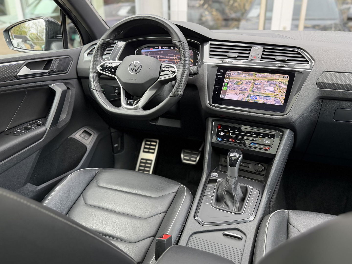 Volkswagen Tiguan 1.4 TSI eHybrid R-Line Business+ Black Style|SOH97%|Pano|Leer|Memory|Matrix|HUD|360Cam|Ad.Cruise|Trekhaak