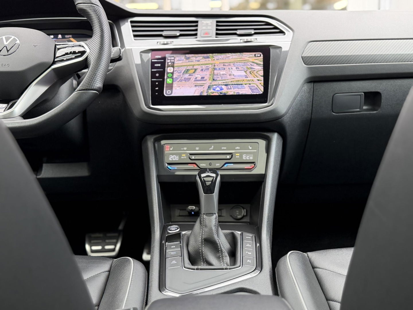 Volkswagen Tiguan 1.4 TSI eHybrid R-Line Business+ Black Style|SOH97%|Pano|Leer|Memory|Matrix|HUD|360Cam|Ad.Cruise|Trekhaak