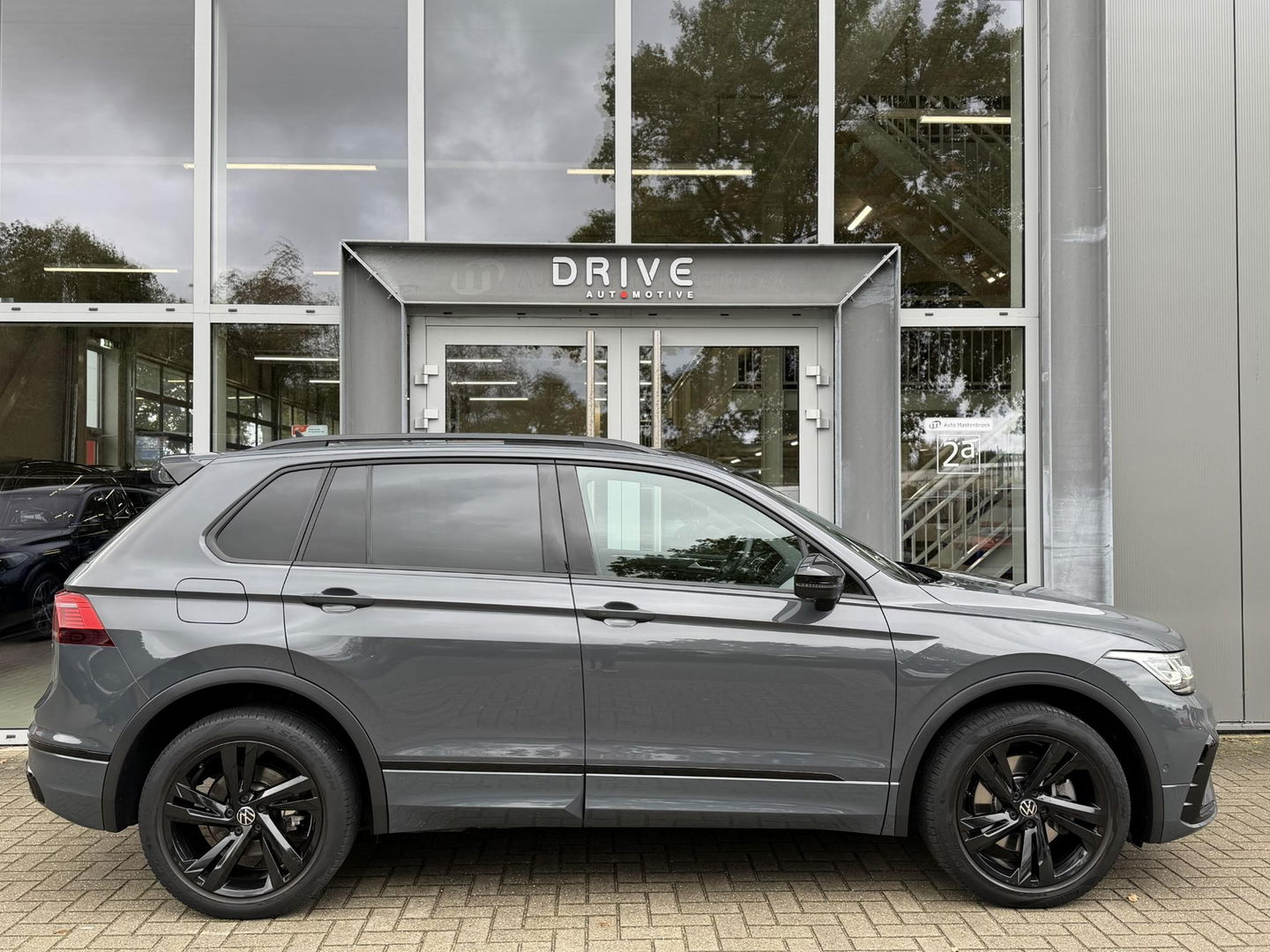 Volkswagen Tiguan 1.4 TSI eHybrid R-Line Business+ Black Style|SOH97%|Pano|Leer|Memory|Matrix|HUD|360Cam|Ad.Cruise|Trekhaak