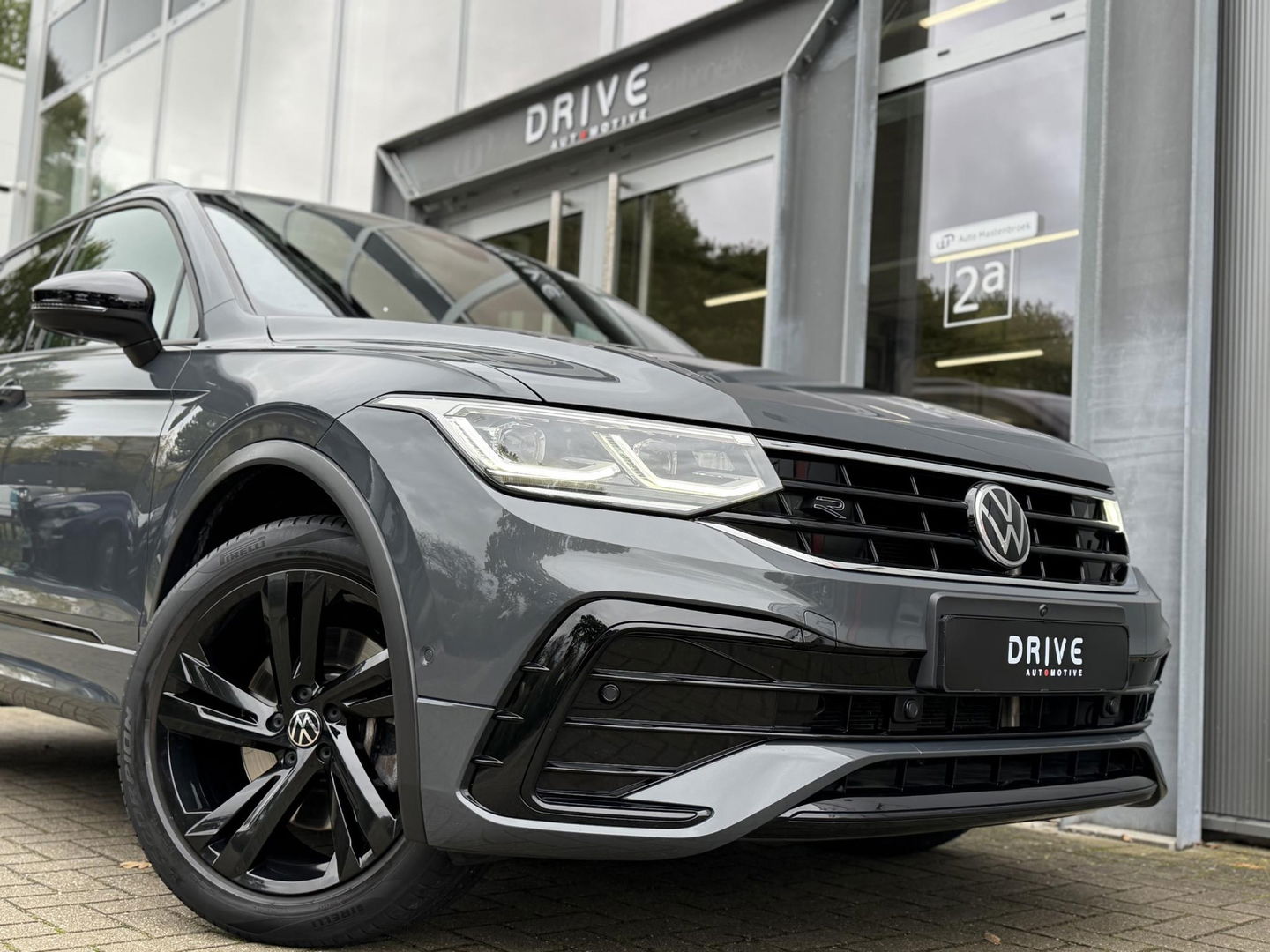Volkswagen Tiguan 1.4 TSI eHybrid R-Line Business+ Black Style|SOH97%|Pano|Leer|Memory|Matrix|HUD|360Cam|Ad.Cruise|Trekhaak