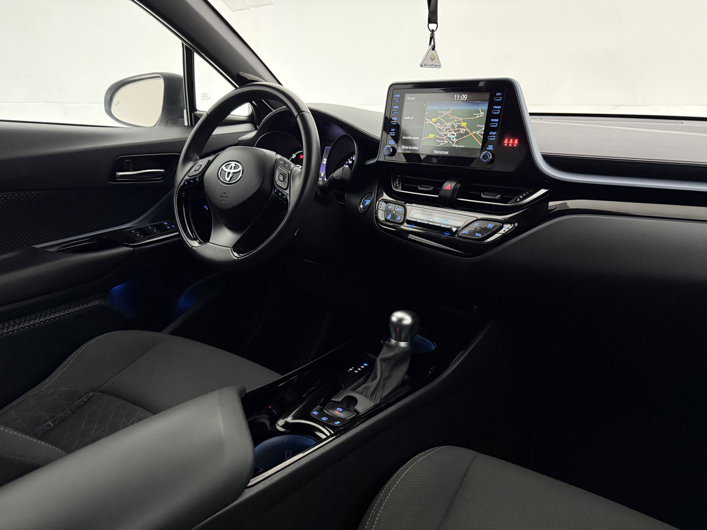 Toyota C-HR 2.0 Hybrid 217PK Business Plus | Camera | Trekhaak | JBL Audio | Carplay | Cruise | Keyless | NAP