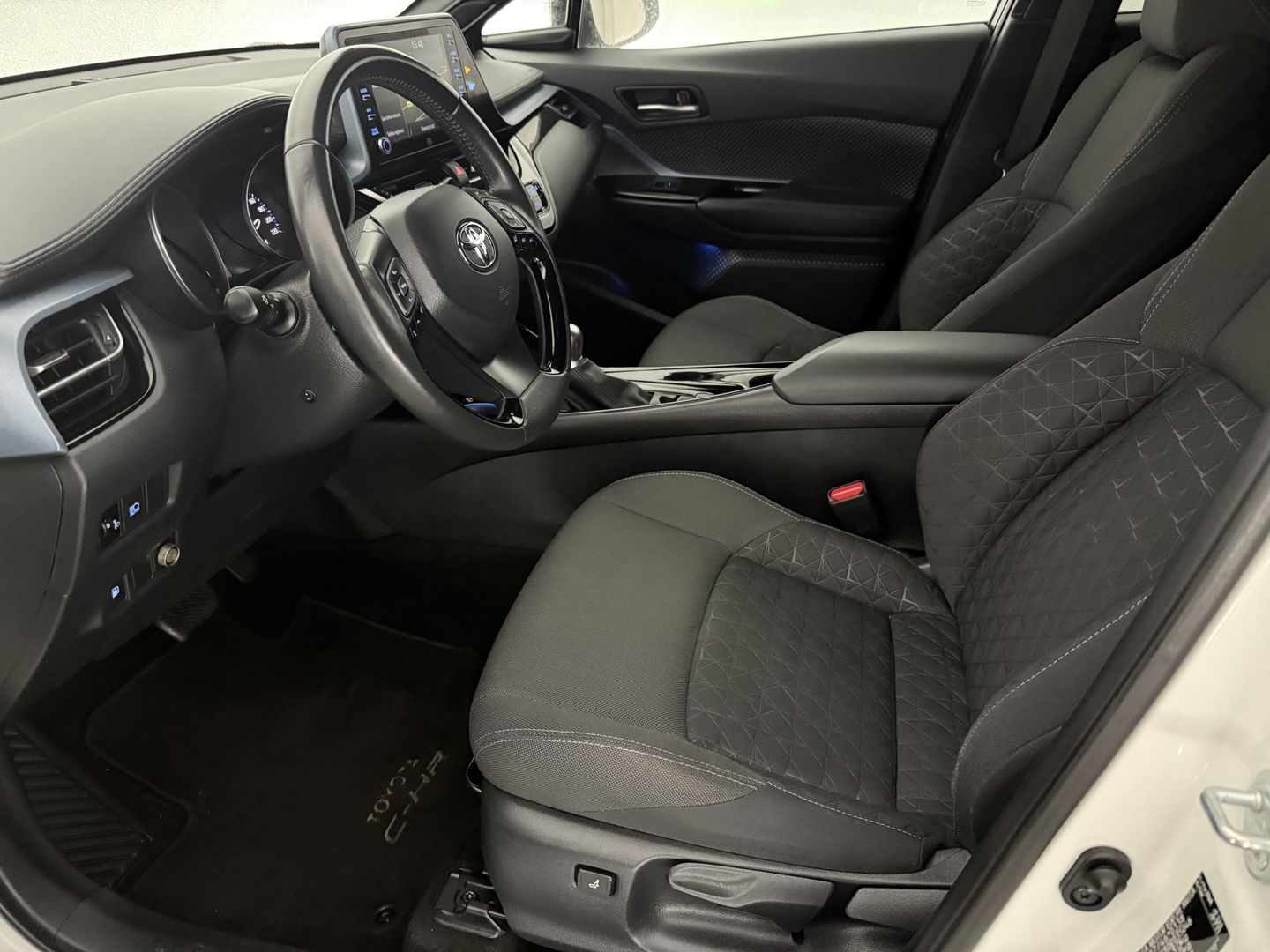 Toyota C-HR 2.0 Hybrid 217PK Business Plus | Camera | Trekhaak | JBL Audio | Carplay | Cruise | Keyless | NAP