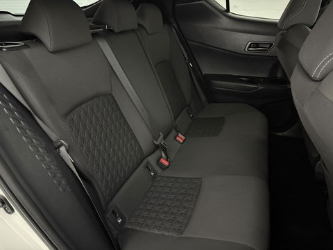 Toyota C-HR 2.0 Hybrid 217PK Business Plus | Camera | Trekhaak | JBL Audio | Carplay | Cruise | Keyless | NAP