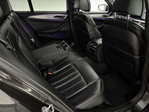 BMW 5 Serie 520i High Executive M-Sport 184PK | Pano | Sfeerverl. | HuD | Virtual | Memory | Camera | Navi | Keyless | NAP