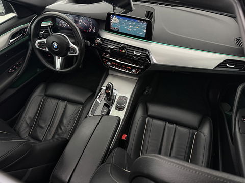 BMW 5 Serie 520i High Executive M-Sport 184PK | Pano | Sfeerverl. | HuD | Virtual | Memory | Camera | Navi | Keyless | NAP