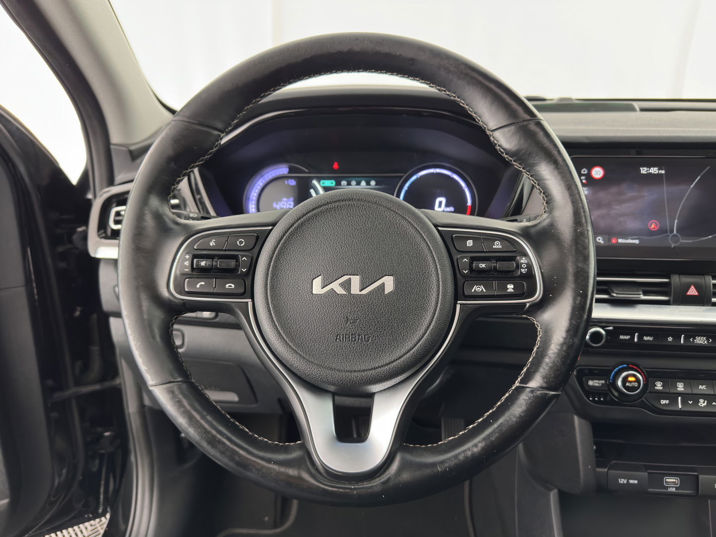 Kia e-Niro ExecutiveLine 64 kWh [ 3-Fase ] {SOH-100%} (INCL-BTW) Aut. *PANO | LUXURY-LEATHER | JBL-AUDIO | FULL-LED | NAVI-FULLMAP | DAB | ADAPTIVE-CRUISE | CAMERA | MEMORY-PACK | LANE-ASSIST | CCS-FASTLOADER | KEYLESS | DIGI-COCKPIT | 17"ALU*
