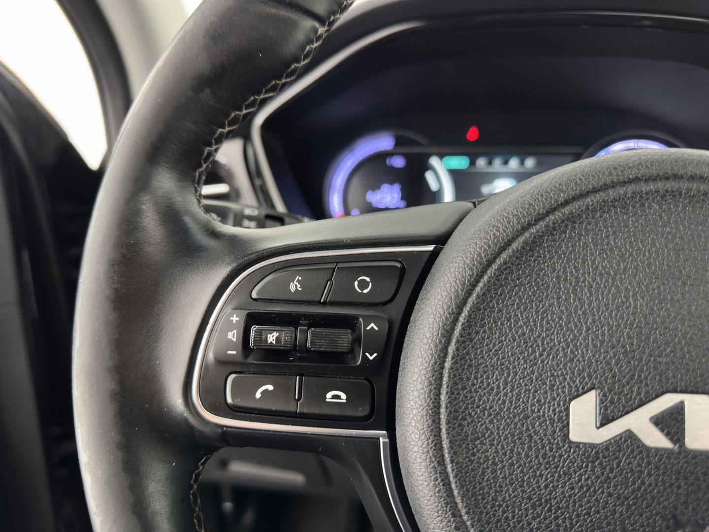 Kia e-Niro ExecutiveLine 64 kWh [ 3-Fase ] {SOH-100%} (INCL-BTW) Aut. *PANO | LUXURY-LEATHER | JBL-AUDIO | FULL-LED | NAVI-FULLMAP | DAB | ADAPTIVE-CRUISE | CAMERA | MEMORY-PACK | LANE-ASSIST | CCS-FASTLOADER | KEYLESS | DIGI-COCKPIT | 17"ALU*