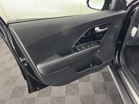 Kia e-Niro ExecutiveLine 64 kWh [ 3-Fase ] {SOH-100%} (INCL-BTW) Aut. *PANO | LUXURY-LEATHER | JBL-AUDIO | FULL-LED | NAVI-FULLMAP | DAB | ADAPTIVE-CRUISE | CAMERA | MEMORY-PACK | LANE-ASSIST | CCS-FASTLOADER | KEYLESS | DIGI-COCKPIT | 17"ALU*